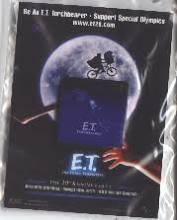 E.T. The Extra-Terrestrial [Special Olympics Torchbearer Pin] (1 1/8'' X 1 1/8'' pin/button) Nr. Mt.