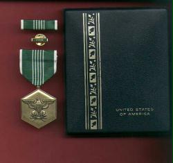 Army Commendation medal in case with ribbon bar and lapel pin