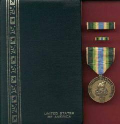 US Armed Forces medal complete cased set with ribbon bar and lapel pin