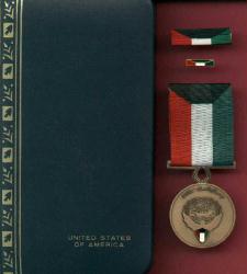 Kuwait Liberation medal complete cased set with ribbon bar and lapel pin