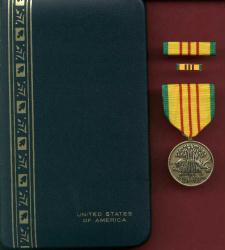 Vietnam Service Medal with ribbon bar and lapel pin in Case